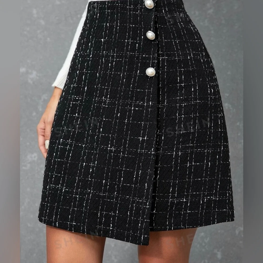 This skirt can be worn in autumn, winter and spring - Picture 5 of 5
